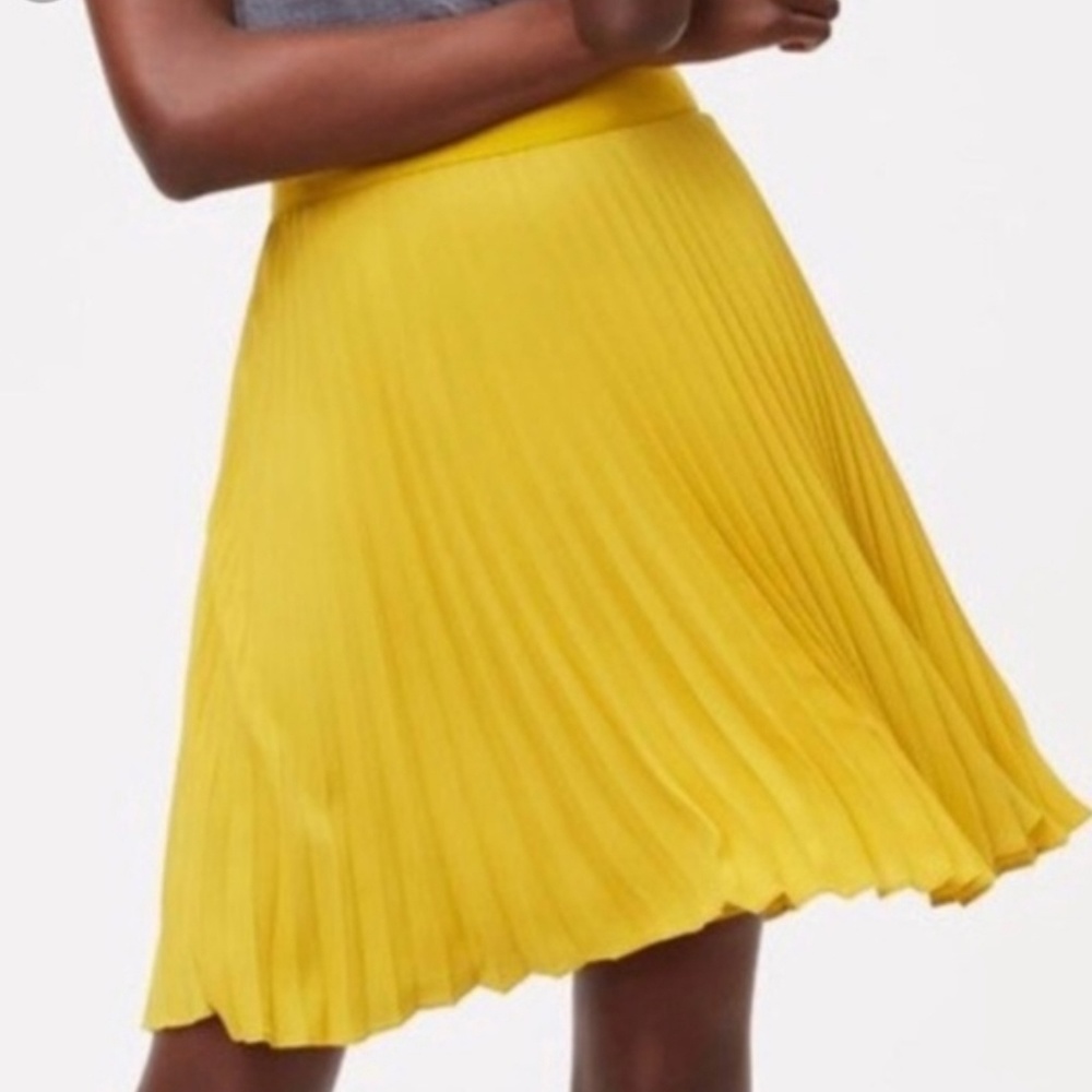NWT LOFT PLEATED YELLOW SKIRT SIZE 10 - Picture 1 of 6